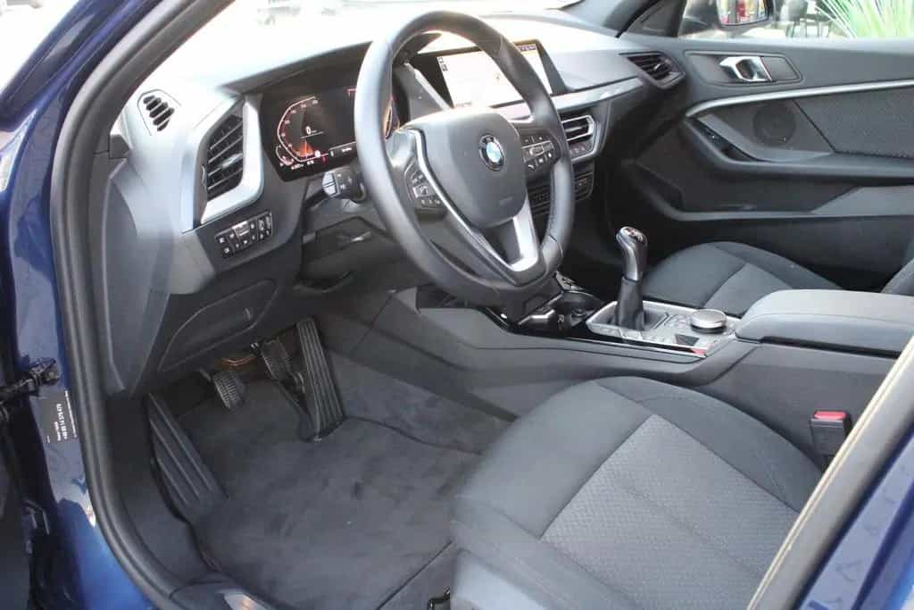 BMW 1 Series 118i *LIVE COCKPIT*LED*NAVI*PANORAMADACH*SHZ* 04/2021-photo-20