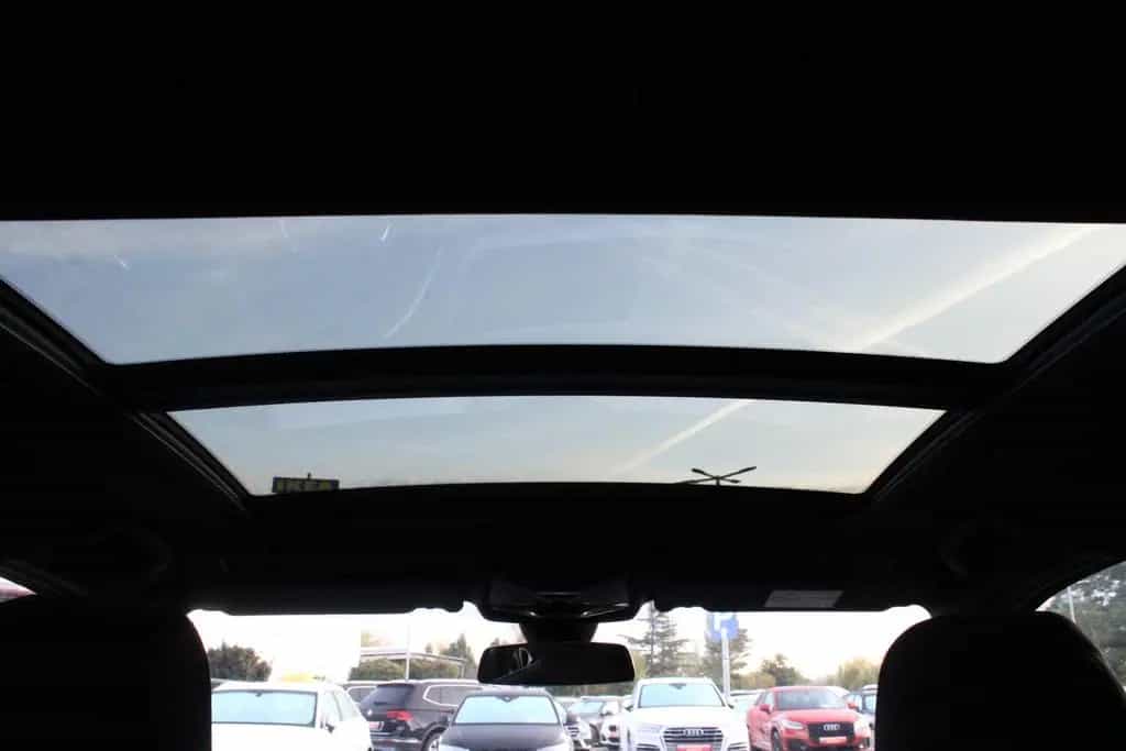 BMW 1 Series 118i *LIVE COCKPIT*LED*NAVI*PANORAMADACH*SHZ* 04/2021-photo-7