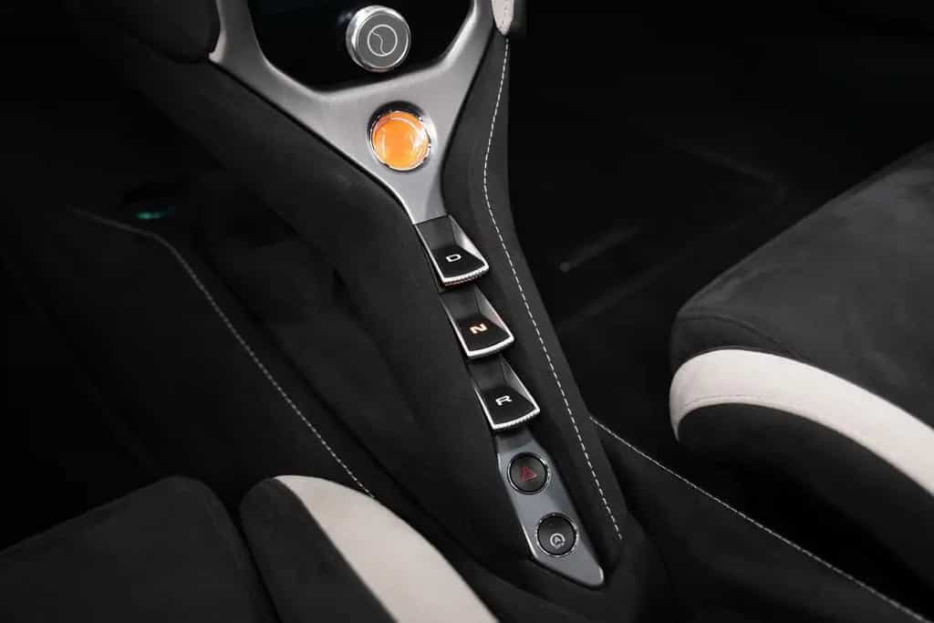 McLaren 750S | CF Racing Seats | 360° Park Assist | Lift 09/2024-photo-21