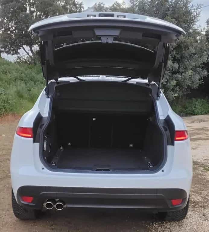 Jaguar F-Pace 2.0 D 180 CV AWD aut. R-Sport 07/2017-photo-11