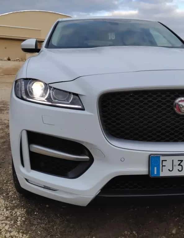 Jaguar F-Pace 2.0 D 180 CV AWD aut. R-Sport 07/2017-photo-4