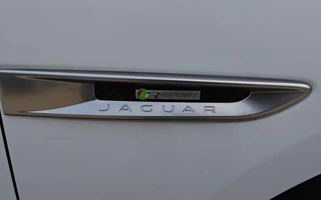 Jaguar F-Pace 2.0 D 180 CV AWD aut. R-Sport 07/2017-photo-7