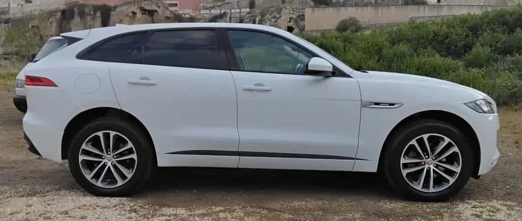 Jaguar F-Pace 2.0 D 180 CV AWD aut. R-Sport 07/2017-photo-8