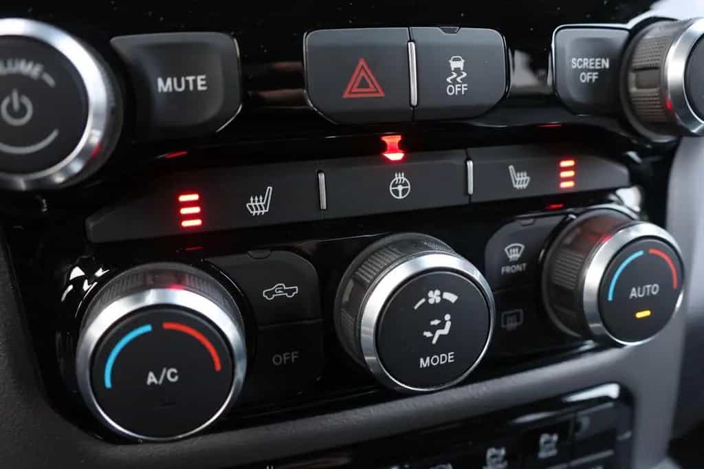 Dodge RAM 2500 6.7L Diesel 4x4/ACC/AHK/SHZ/LHZ/KAMERA/ 02/2020-photo-26