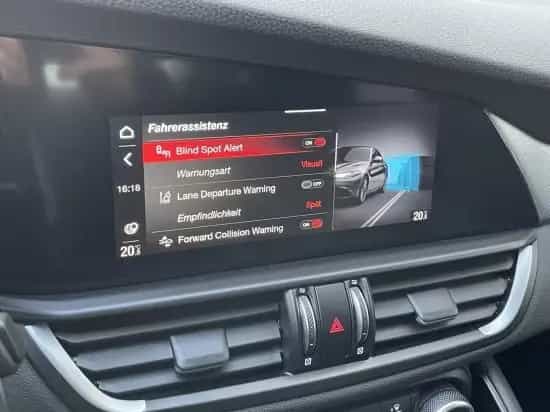 Alfa Romeo Giulia 2.2 JTDM Veloce Q4 TotwAss ACC Shz Nav Ca 02/2023-photo-11