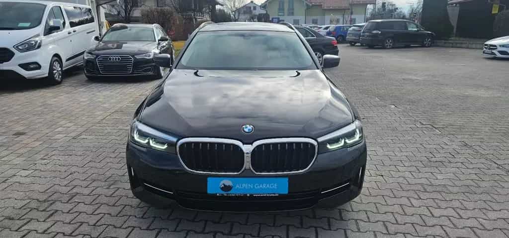 BMW 5 Series 09/2022-photo-10