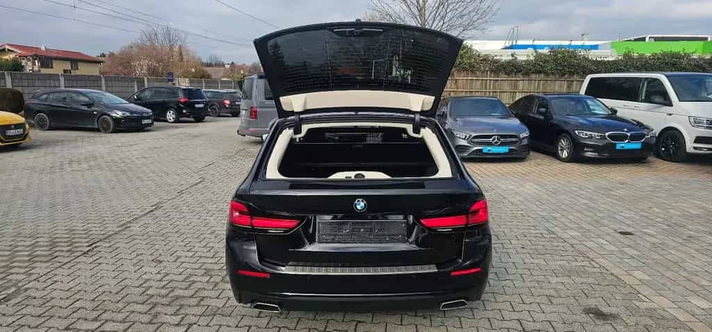 BMW 5 Series 09/2022-photo-11