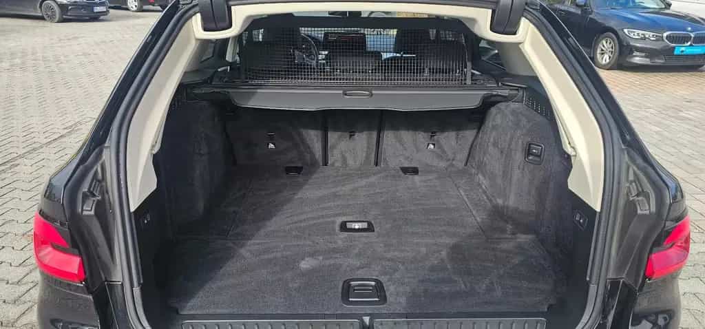 BMW 5 Series 09/2022-photo-13