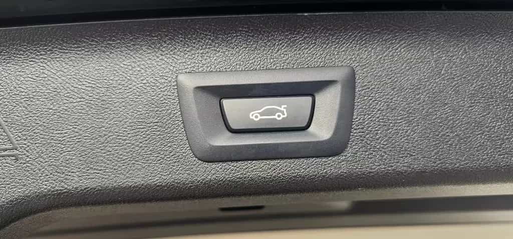 BMW 5 Series 09/2022-photo-15