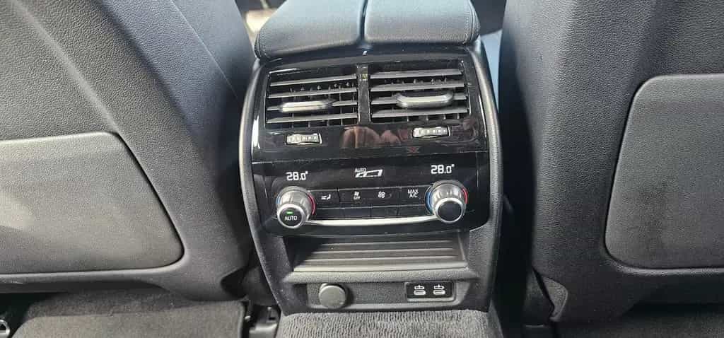 BMW 5 Series 09/2022-photo-17