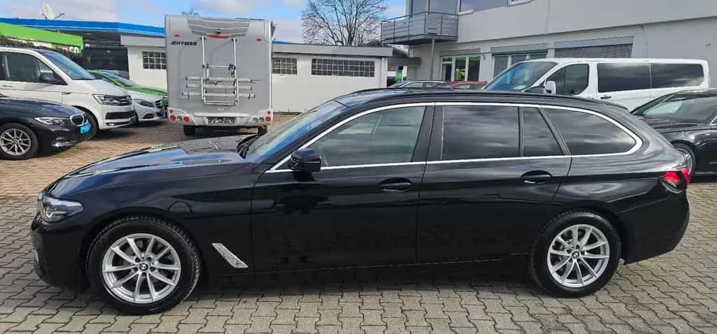 BMW 5 Series 09/2022-photo-2