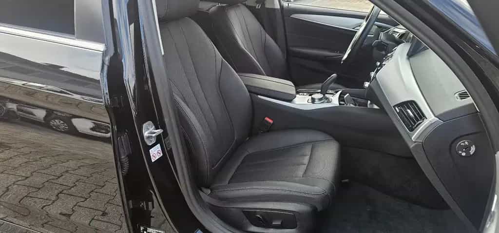 BMW 5 Series 09/2022-photo-21