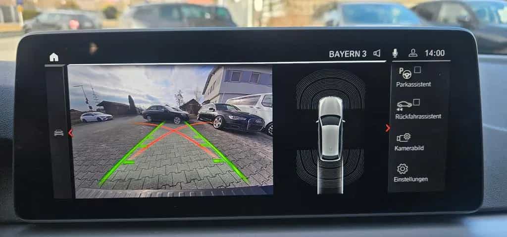 BMW 5 Series 09/2022-photo-38