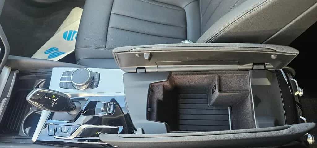 BMW 5 Series 09/2022-photo-44