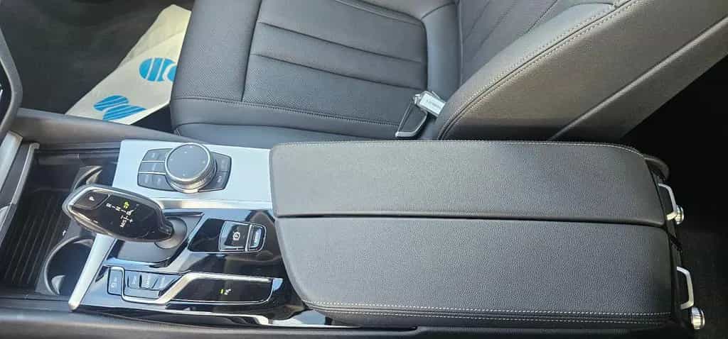 BMW 5 Series 09/2022-photo-45