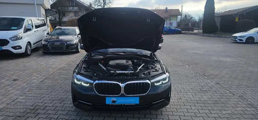 BMW 5 Series 09/2022-photo-48