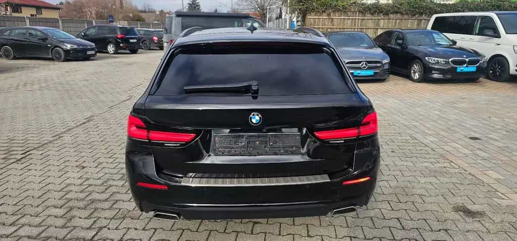 BMW 5 Series 09/2022-photo-5