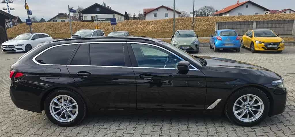 BMW 5 Series 09/2022-photo-7