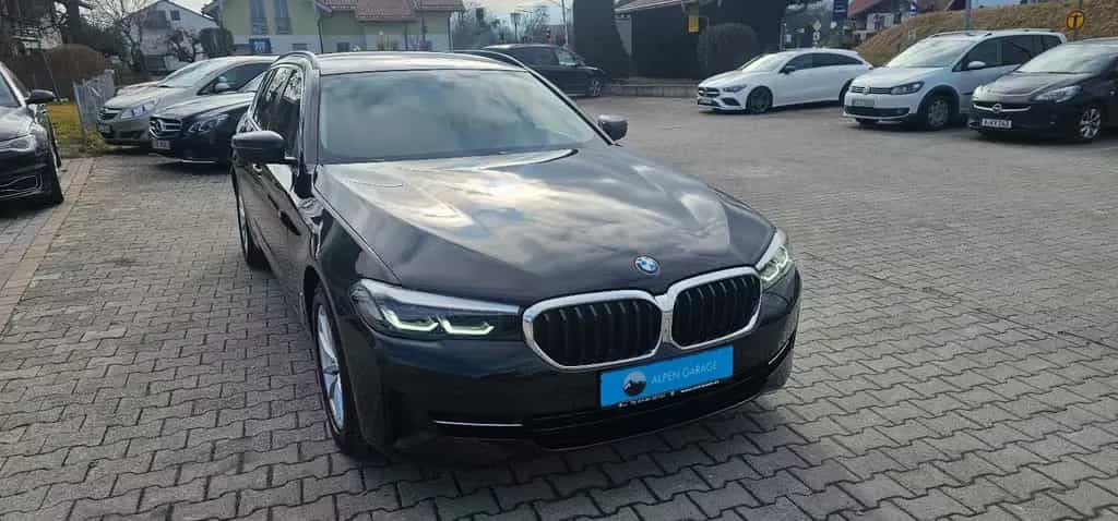 BMW 5 Series 09/2022-photo-9