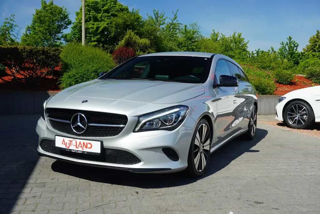 Mercedes-Benz CLA 200 Shooting Brake Aut. LED Navi Tempomat 10/2017-photo-1
