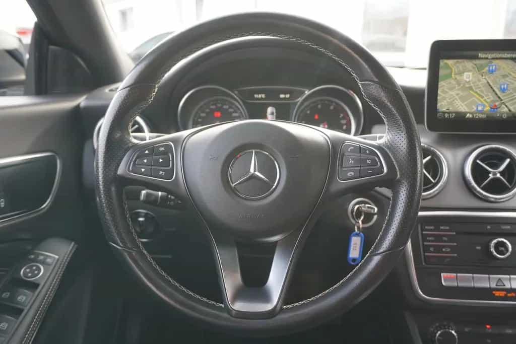 Mercedes-Benz CLA 200 Shooting Brake Aut. LED Navi Tempomat 10/2017-photo-13