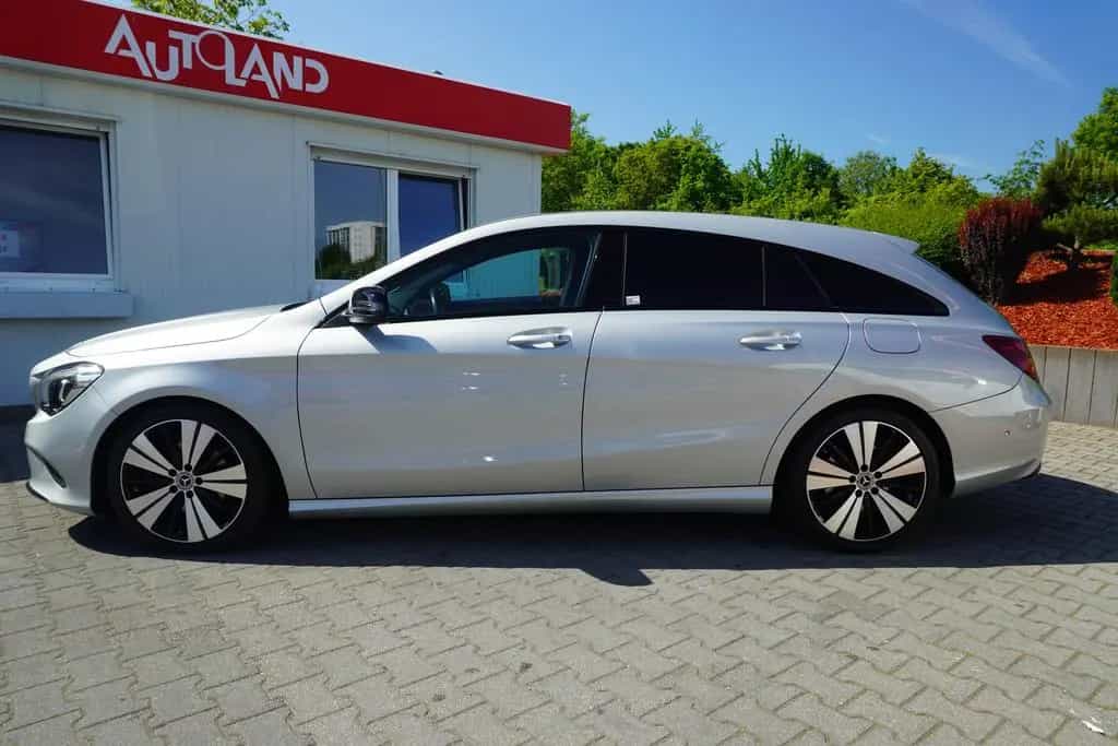 Mercedes-Benz CLA 200 Shooting Brake Aut. LED Navi Tempomat 10/2017-photo-2