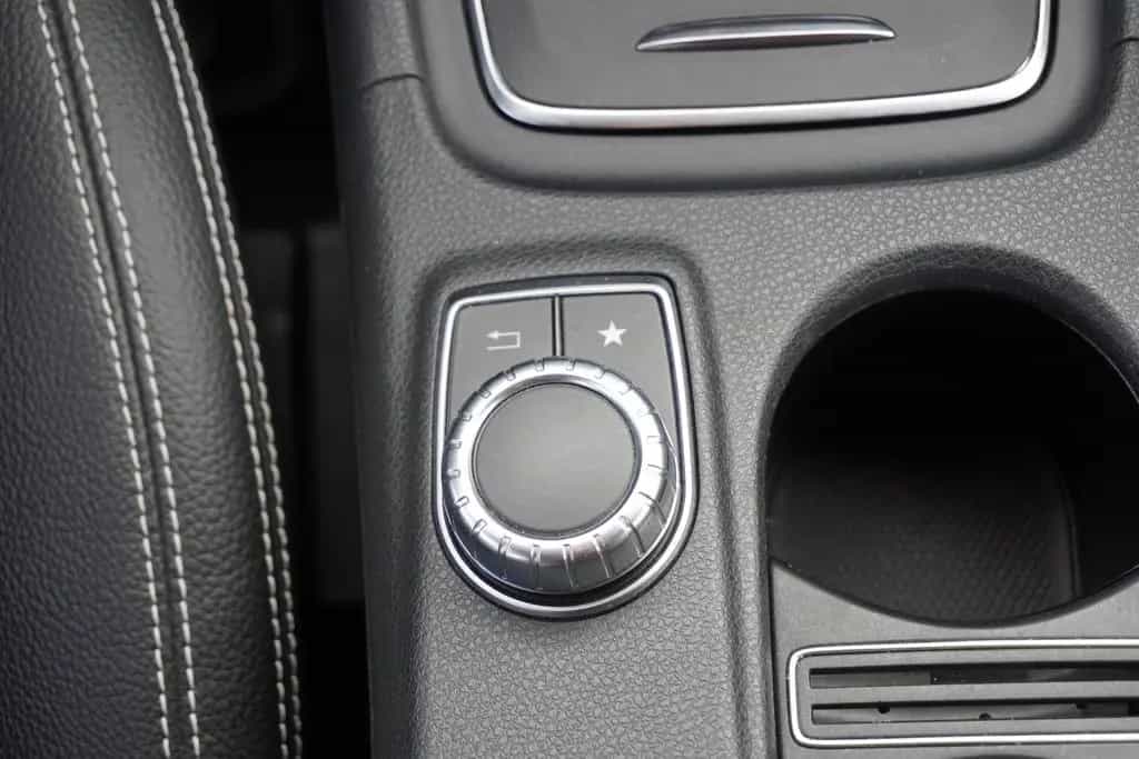 Mercedes-Benz CLA 200 Shooting Brake Aut. LED Navi Tempomat 10/2017-photo-23