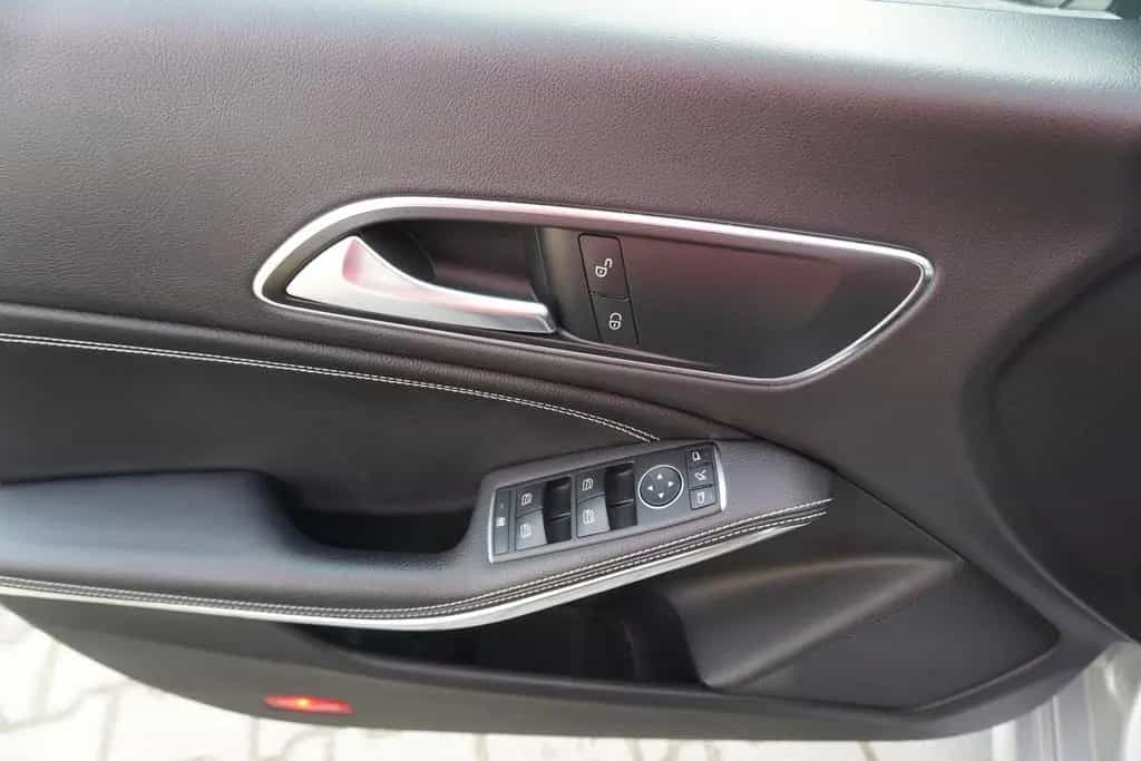 Mercedes-Benz CLA 200 Shooting Brake Aut. LED Navi Tempomat 10/2017-photo-27