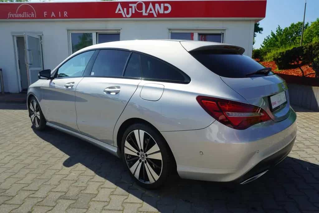 Mercedes-Benz CLA 200 Shooting Brake Aut. LED Navi Tempomat 10/2017-photo-3