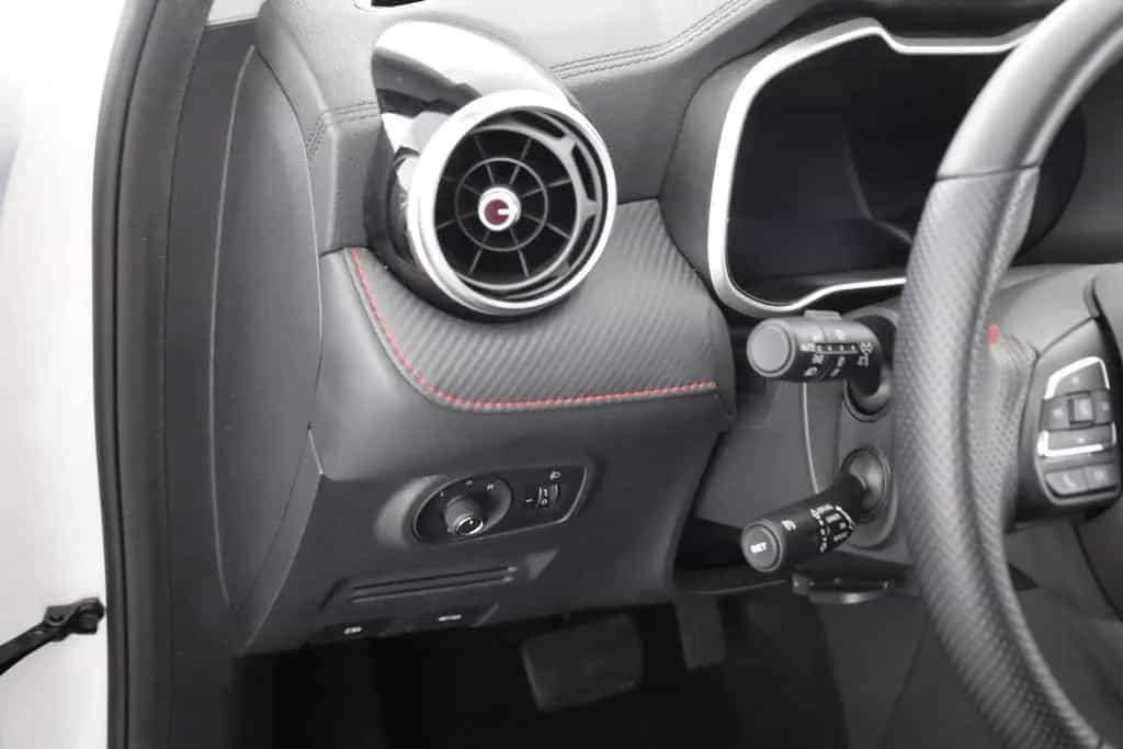 MG ZS 1.0 T-GDI Luxury Aut. LED Navi 360° Sitzheizu 03/2024-photo-19
