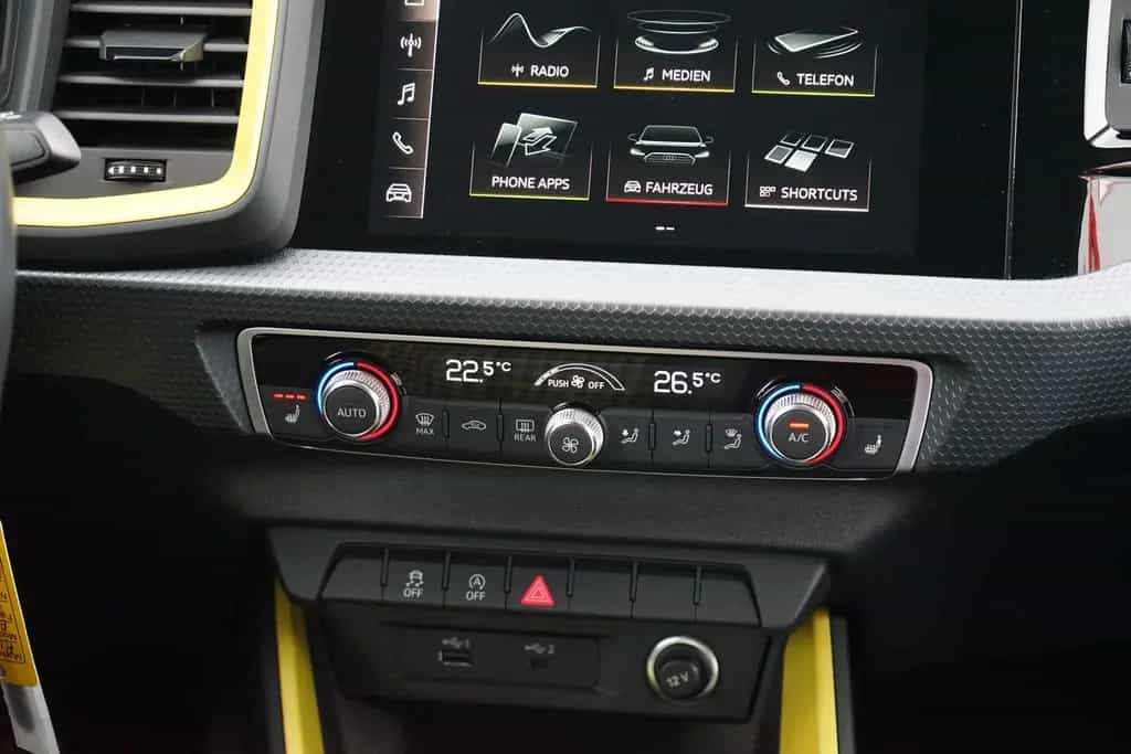 Audi A1 Sportback 35 TFSI S line LED Virtual Cockpit 03/2019-photo-17