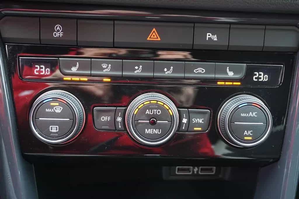Volkswagen T-Roc 2.0 TSI Sport 4Motion DSG LED Navi ACC PDC 08/2018-photo-21