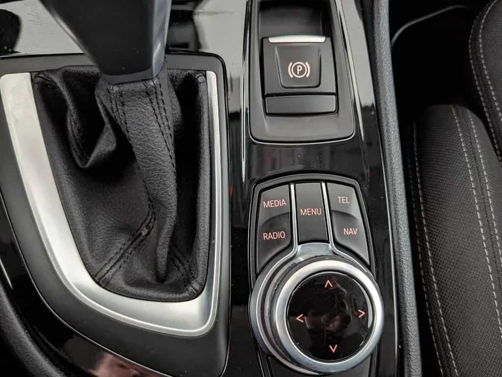 BMW 2 Series 220i AT Advantage NAVI+PDC+SHZ+ALLWETTER+TEMP+BC 06/2017-photo-22