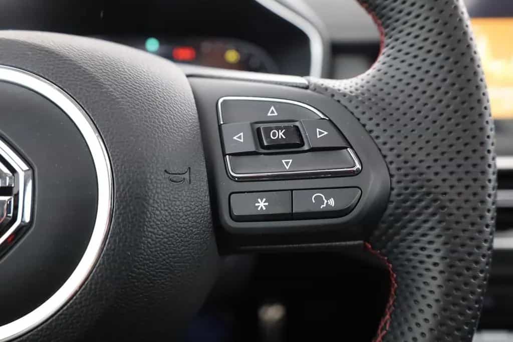 MG HS 1.5 T-GDI Luxury Aut. LED ACC Navi 360° Pano 02/2024-photo-15