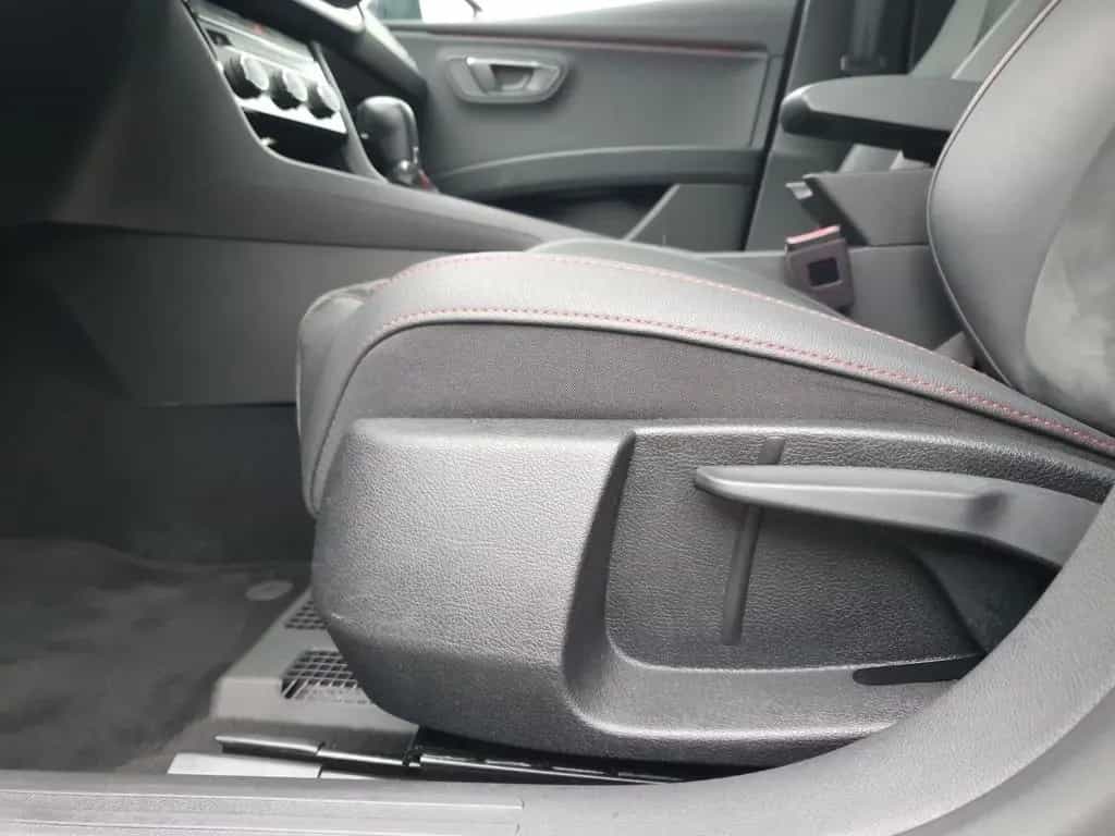 Seat Leon FR *BEATS*NAVI*KEYLESS*PANO*KAMERA*LED* 03/2020-photo-7