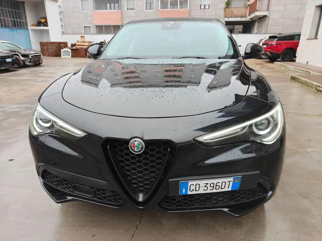 Alfa Romeo Stelvio Q4 Veloce total black 12/2020-photo-0