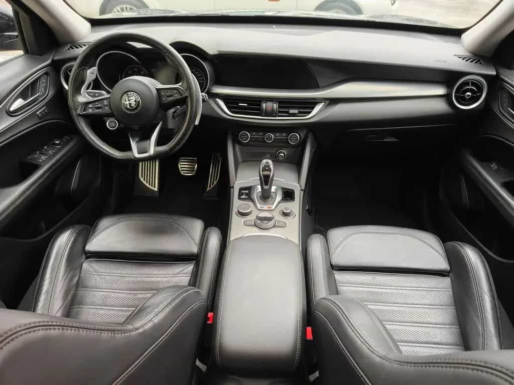 Alfa Romeo Stelvio Q4 Veloce total black 12/2020-photo-10