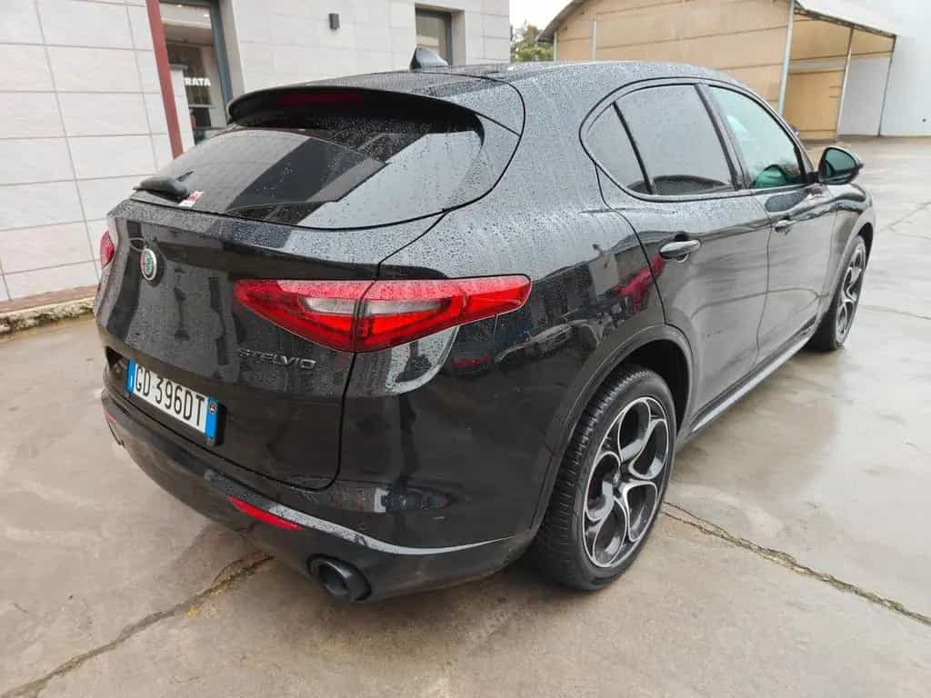 Alfa Romeo Stelvio Q4 Veloce total black 12/2020-photo-5