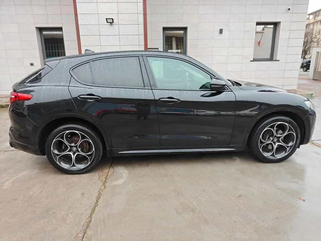 Alfa Romeo Stelvio Q4 Veloce total black 12/2020-photo-6