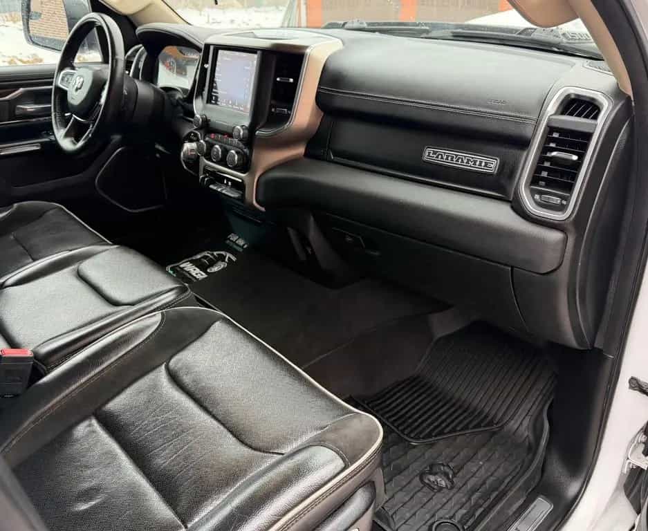 Dodge RAM 1500 LARAMIE 2021 4x4, 1 HAND, 6 SITZE !!! 08/2021-photo-17