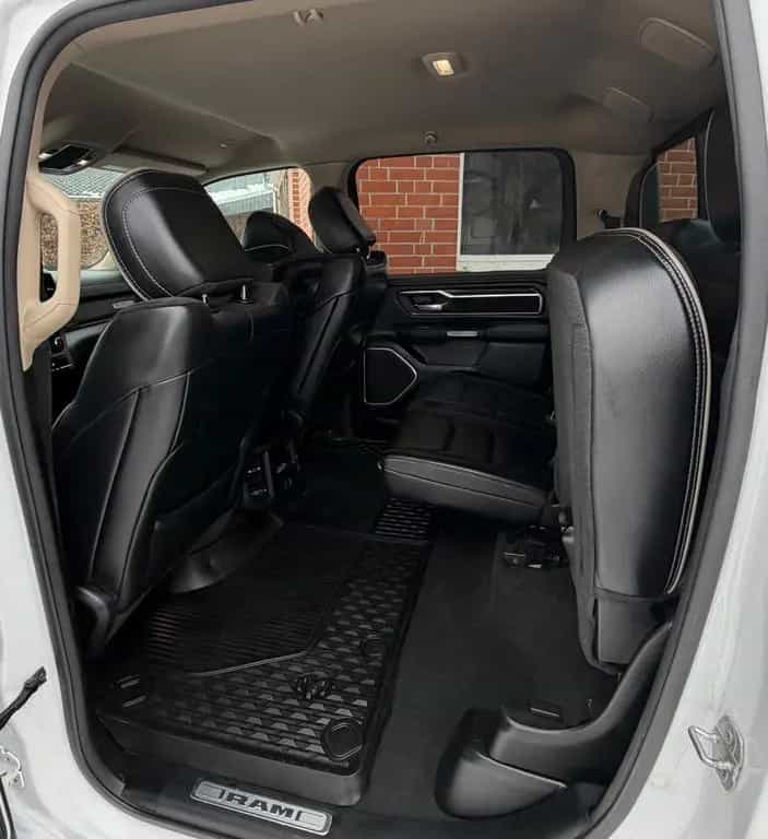 Dodge RAM 1500 LARAMIE 2021 4x4, 1 HAND, 6 SITZE !!! 08/2021-photo-24