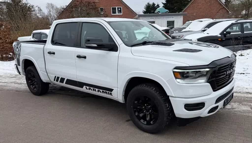 Dodge RAM 1500 LARAMIE 2021 4x4, 1 HAND, 6 SITZE !!! 08/2021-photo-4