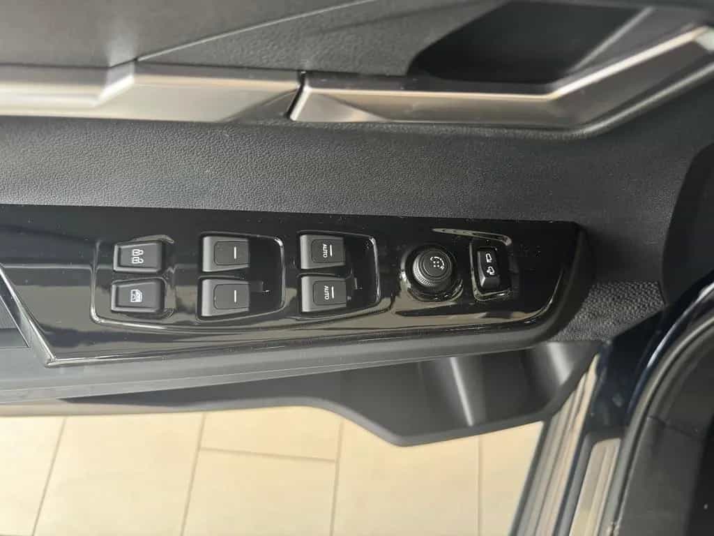 KGM Torres Essential 6/AT 2WD LED, SHZ null-photo-15
