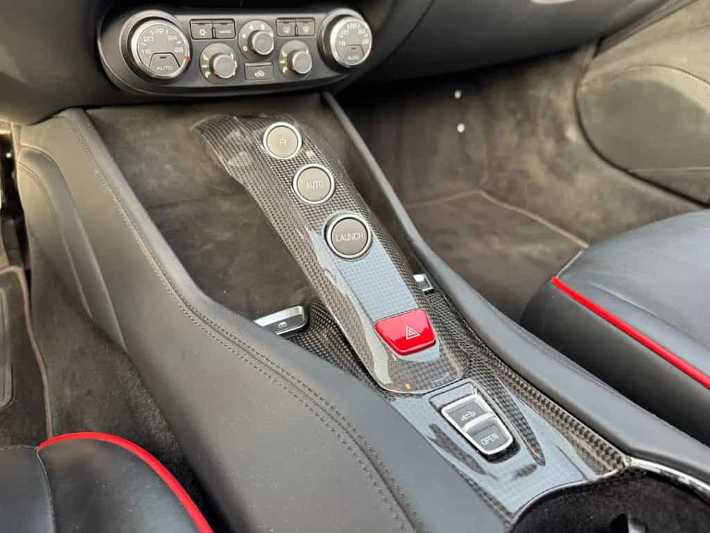 Ferrari California T V8*CARBON*POWER-GARANTIE*KERAMIK* 04/2017-photo-29