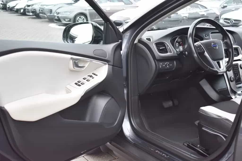Volvo V40 Cross Country Momentum AWD 01/2013-photo-13