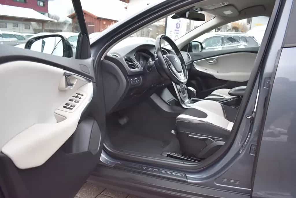 Volvo V40 Cross Country Momentum AWD 01/2013-photo-14