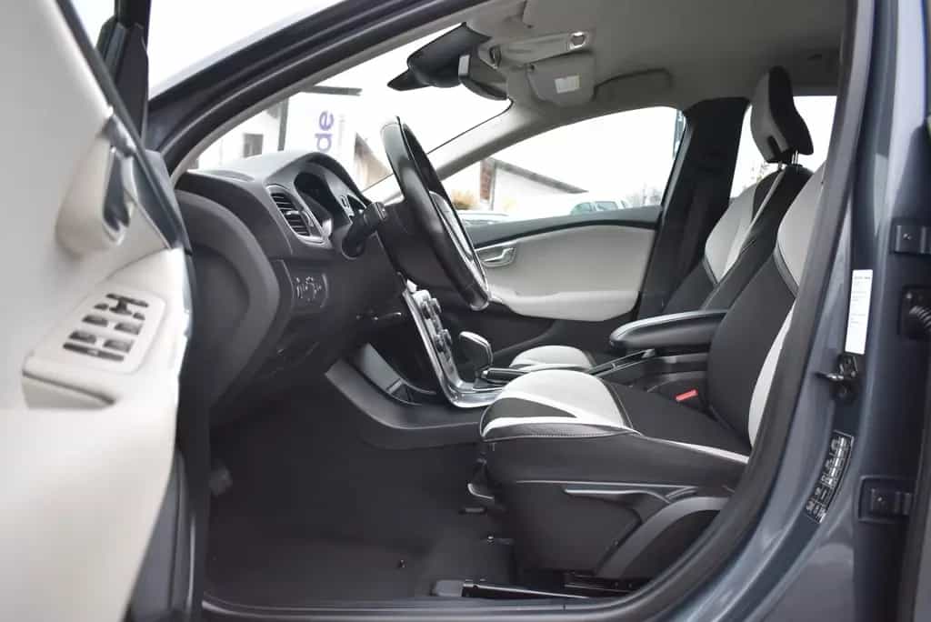Volvo V40 Cross Country Momentum AWD 01/2013-photo-15