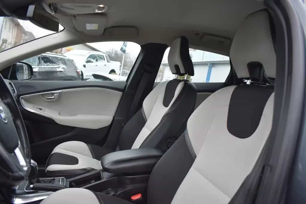 Volvo V40 Cross Country Momentum AWD 01/2013-photo-16