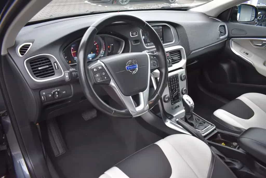 Volvo V40 Cross Country Momentum AWD 01/2013-photo-17