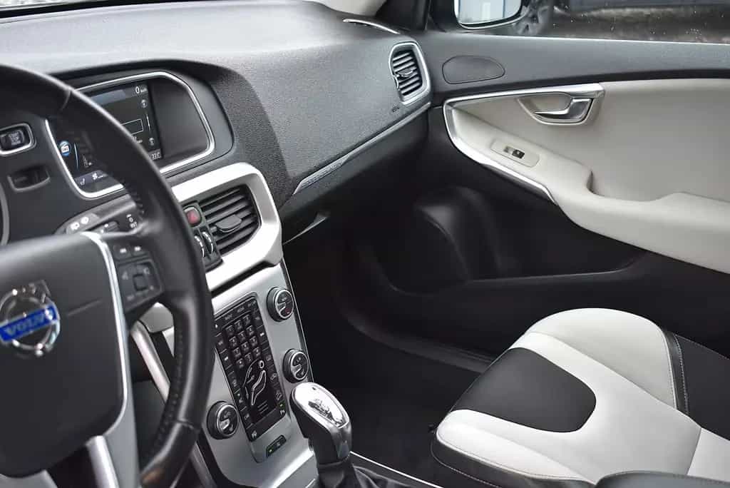 Volvo V40 Cross Country Momentum AWD 01/2013-photo-18
